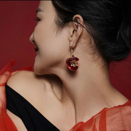 The "Bitten" Secret: Is Your Jewelry Leaking Your Visual Energy? 🍒📐 March 23, 2026 | AuraNudge Lab