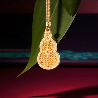 The Resonance Anchor: 24K Gold-Plated Gourd Locket – Mindset Alignment & Inner Balance